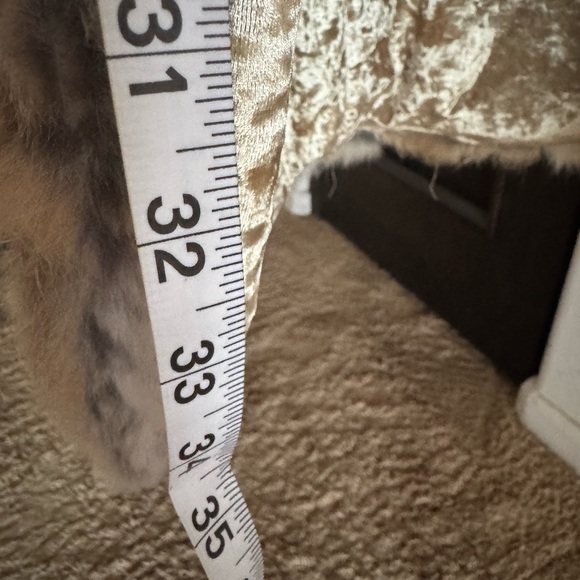 POL Faux Fur Rabbit Vest- Small - Picture 6 of 10